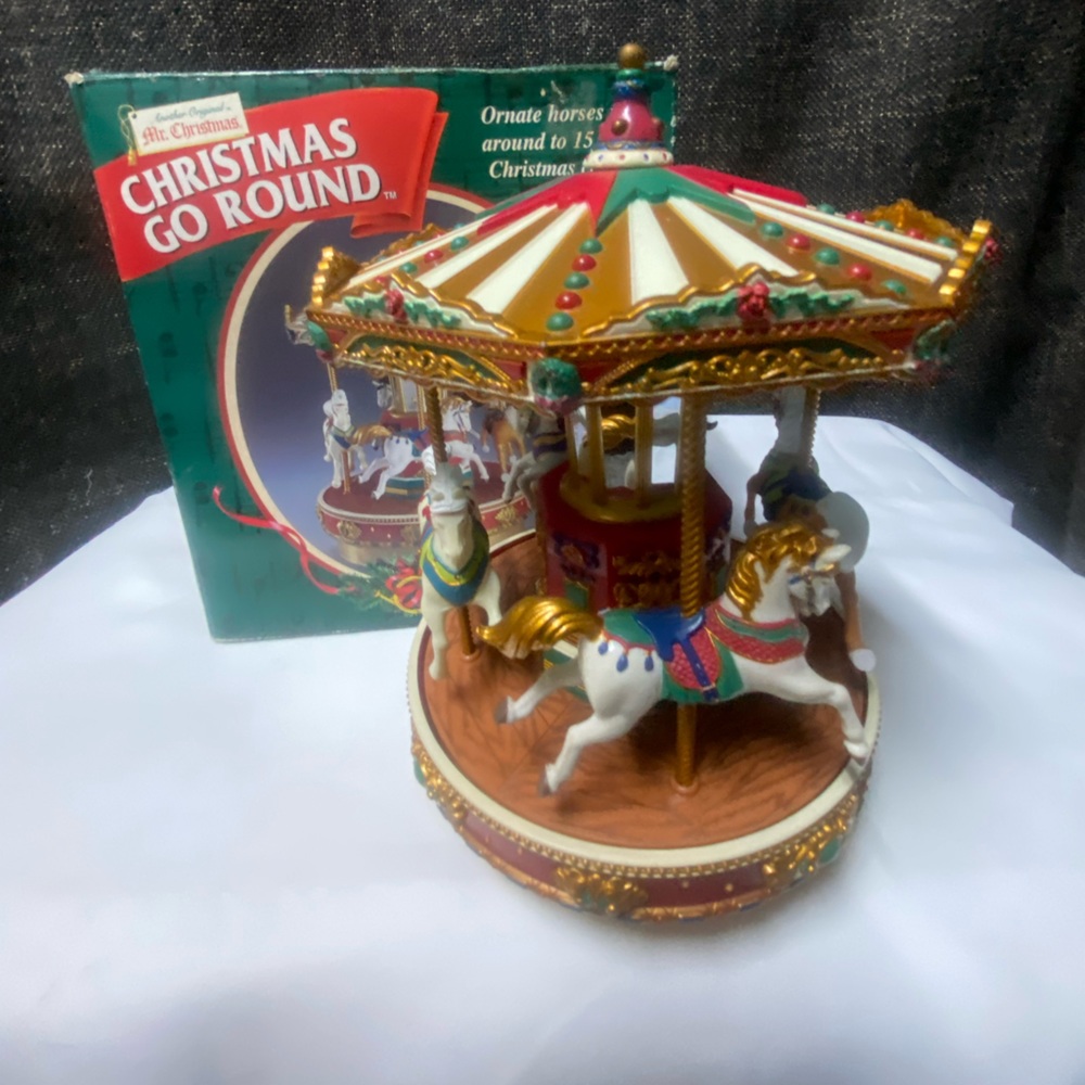 Mr Christmas “Christmas Go Round” Carousel